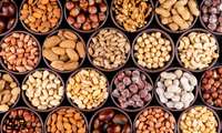 زیاده روی در مصرف آجیل ها و افزایش وزن